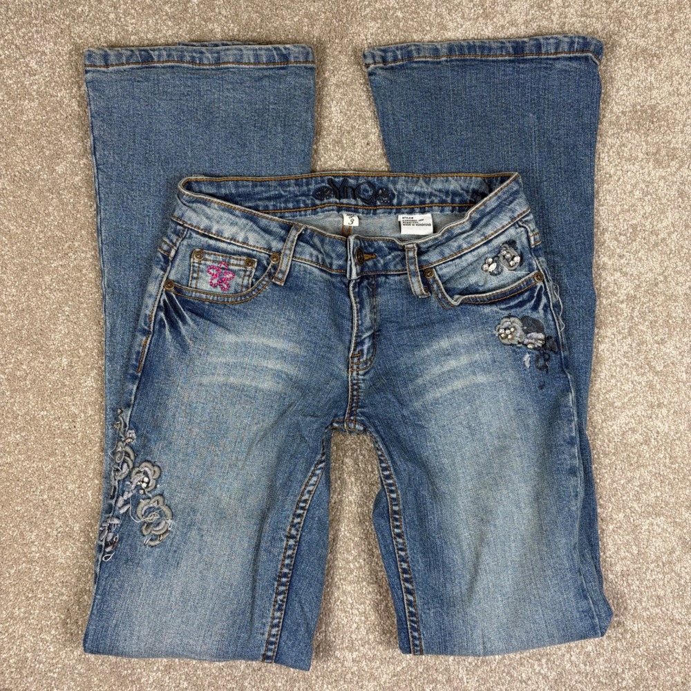 YnQ Women Blue Low Rise Flare Jeans Floral Embroidered Beaded Y2K Size 3